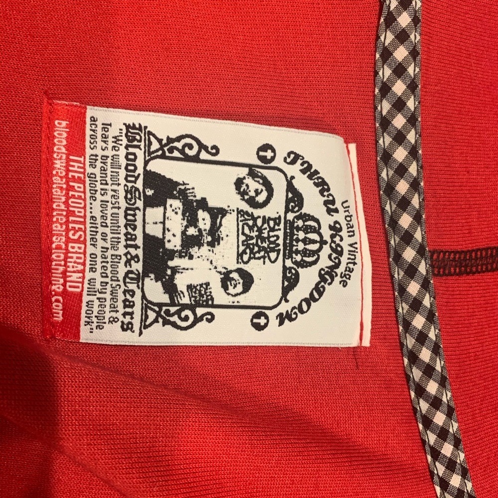 Red jacket - Picture 3 of 4